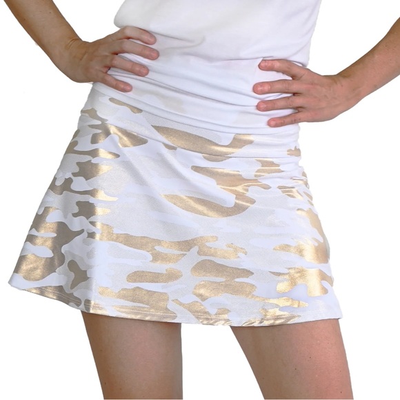 NWT QUEEN OF THE COURT Metallic Gold Skort Foil Camo Short Athletic Tennis Sz XL - Picture 1 of 7